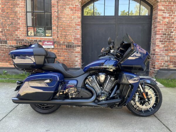 Pursuit Dark Horse 2024