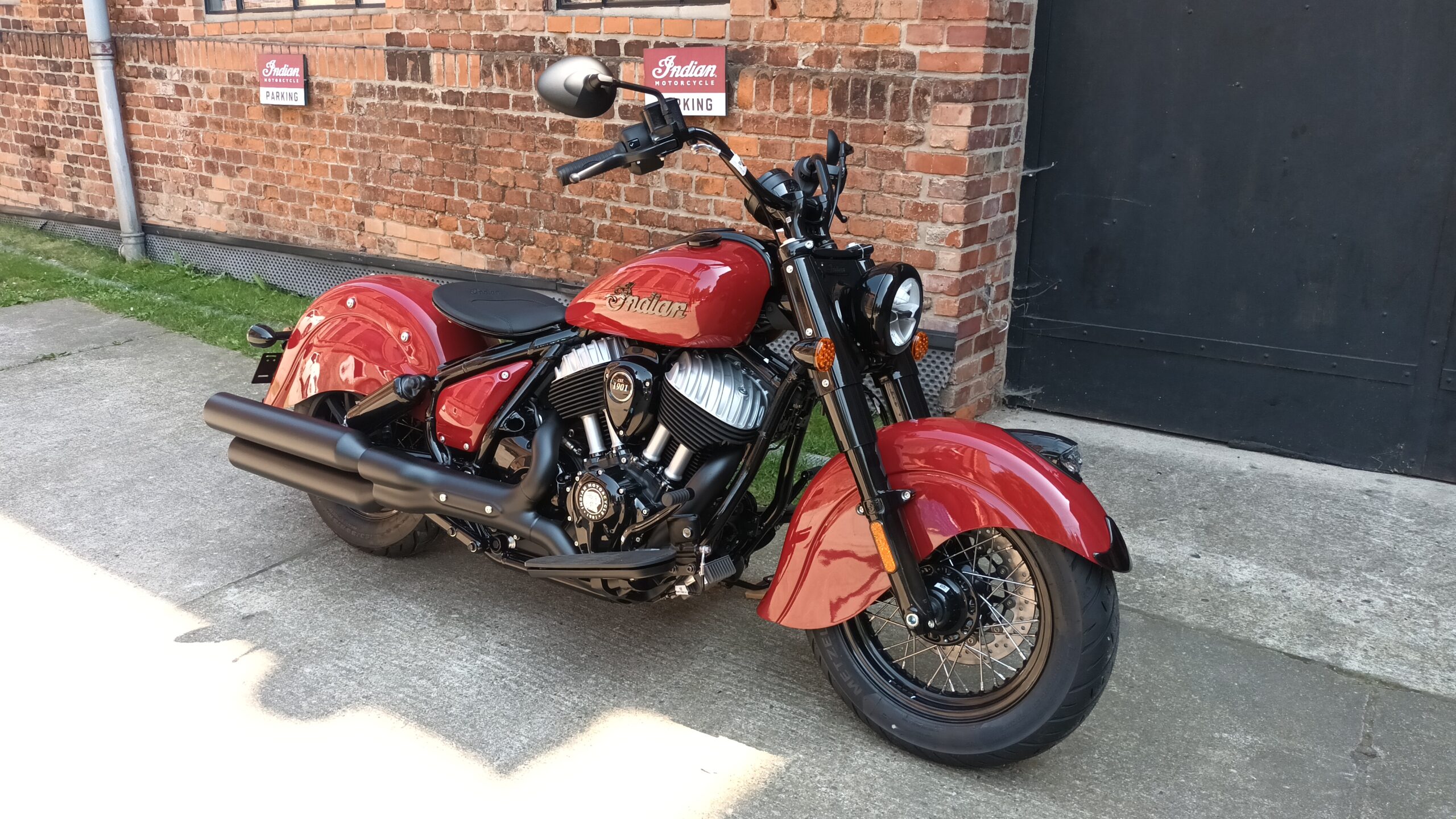 Chief Vintage Red